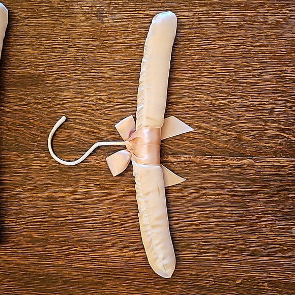 Infant Satin Padded Hangers with Bows, 5 Total - Picture 4 of 8